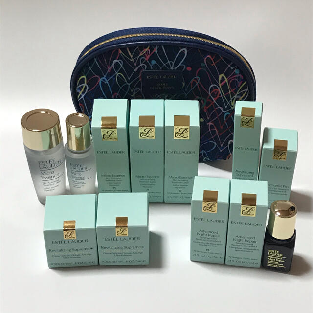 Estee Lauder(エスティローダー)のESTEE LAUDER  エスティ ローダー　ポーチ&ミニサイズ化粧品セット コスメ/美容のスキンケア/基礎化粧品(その他)の商品写真