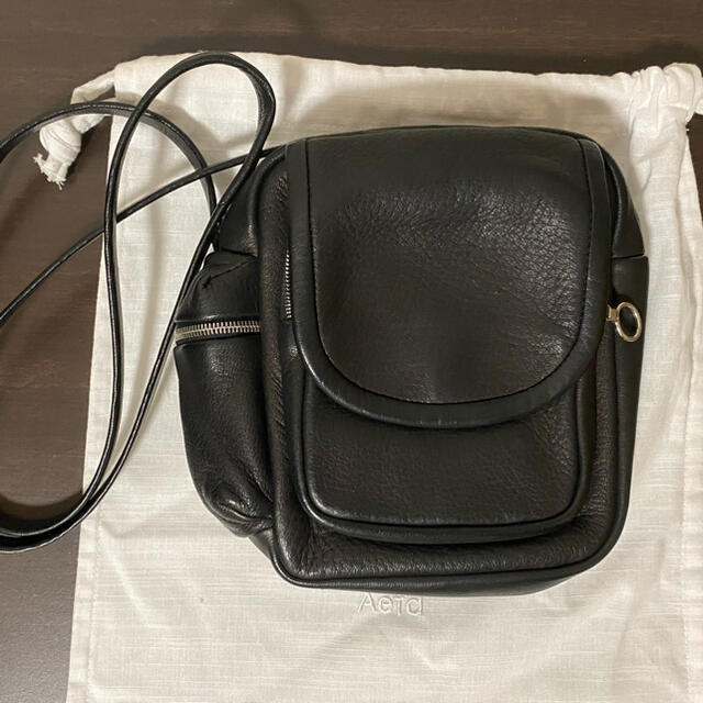 メンズAeta DEER LEATHER SHOULDER POUCH