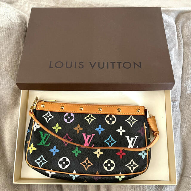 LOUIS VUITTON(ルイヴィトン)のLV ルイヴィトン マルチカラー M92648ポシェットアクセソワール ノワール レディースのバッグ(ショルダーバッグ)の商品写真