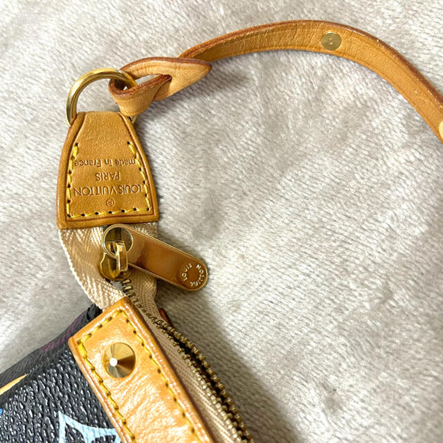 LOUIS VUITTON(ルイヴィトン)のLV ルイヴィトン マルチカラー M92648ポシェットアクセソワール ノワール レディースのバッグ(ショルダーバッグ)の商品写真