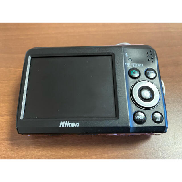 Nikon(ニコン)の電池式デジタルカメラ　COOLPIX L21 スマホ/家電/カメラのカメラ(コンパクトデジタルカメラ)の商品写真