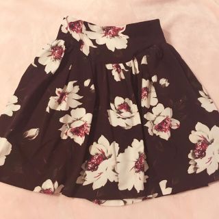 スナイデル(SNIDEL)の美品♡snidelワイン色花柄スカート(ミニスカート)