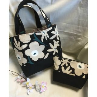 マリメッコ(marimekko)の新品未使用☆北欧 花柄 トートバッグ ランチバッグ バッグ(トートバッグ)