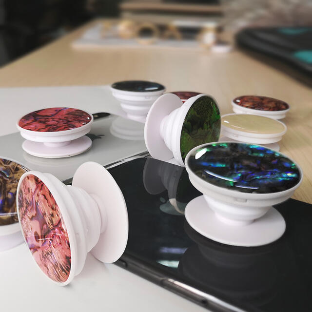 POPSOCKETS・ポップソケット・スマホグリップ（アバロン　ブルー） スマホ/家電/カメラのスマホアクセサリー(iPhoneケース)の商品写真