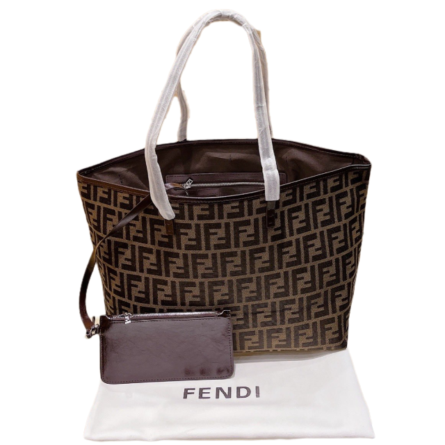 FENDI(フェンディ)の【限定】フェンディショッピングバッグ#無料のウォレット レディースのファッション小物(その他)の商品写真