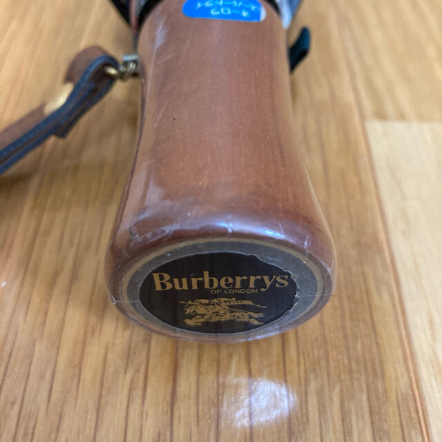 BURBERRY(バーバリー)の新品未使用 Burberrys バーバリー 折りたたみ傘 ノバチェック オリーブ レディースのファッション小物(傘)の商品写真