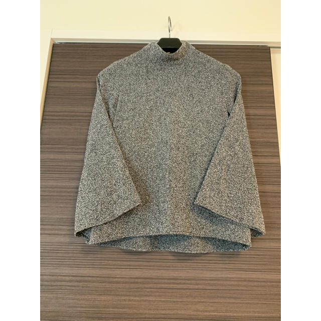 ZARA(ザラ)のm a a様専用★ZARA★モダントップス★袖広で首が隠れる レディースのトップス(カットソー(長袖/七分))の商品写真