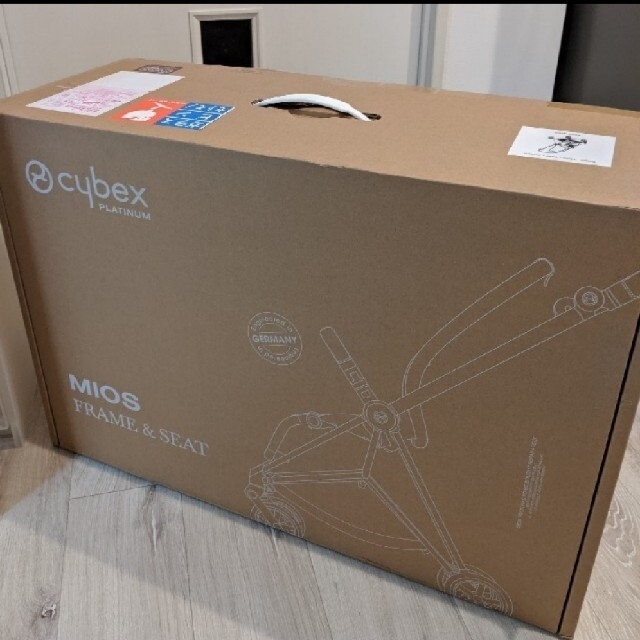 cybex(サイベックス)の新品未使用　サイベックス　ミオス　ローズゴールド キッズ/ベビー/マタニティの外出/移動用品(ベビーカー/バギー)の商品写真
