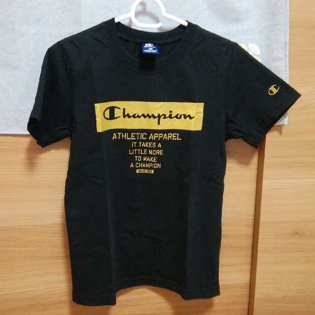 Champion(チャンピオン)のChampion　黒色Ｔシャツ　150サイズ キッズ/ベビー/マタニティのキッズ服男の子用(90cm~)(Tシャツ/カットソー)の商品写真