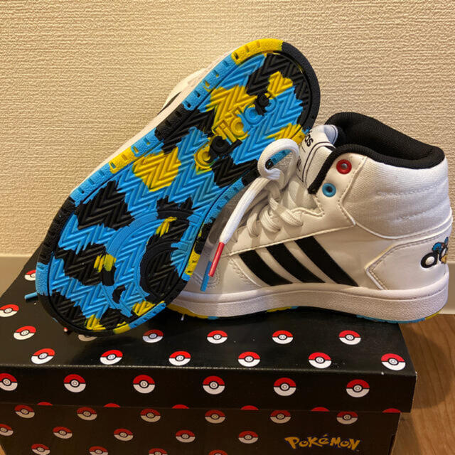 adidas(アディダス)のアディダス キッズ/ベビー/マタニティのキッズ靴/シューズ(15cm~)(スニーカー)の商品写真