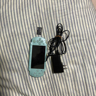 プレイステーションポータブル(PlayStation Portable)のPSP2000 本体+付属品etc...(携帯用ゲーム機本体)
