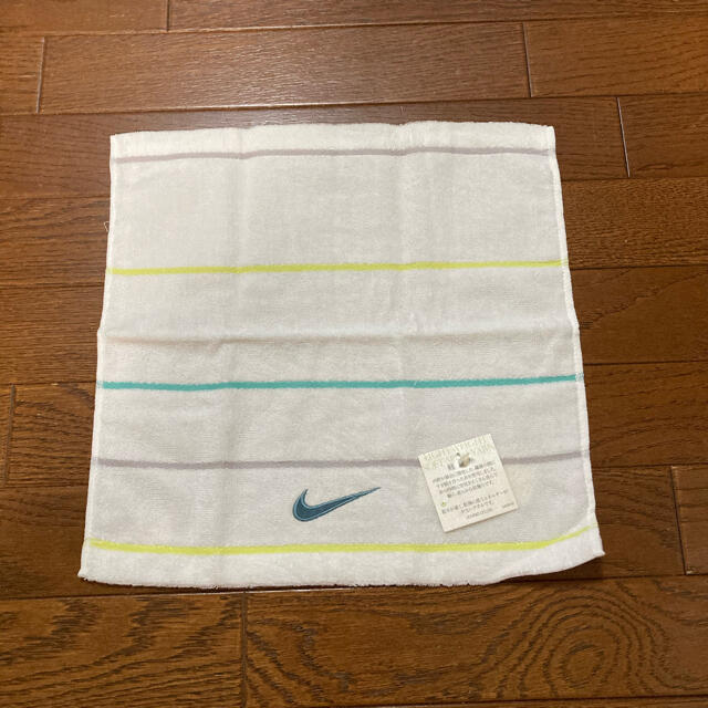 NIKE(ナイキ)の新品　ナイキ　ハンドタオル　 インテリア/住まい/日用品の日用品/生活雑貨/旅行(タオル/バス用品)の商品写真