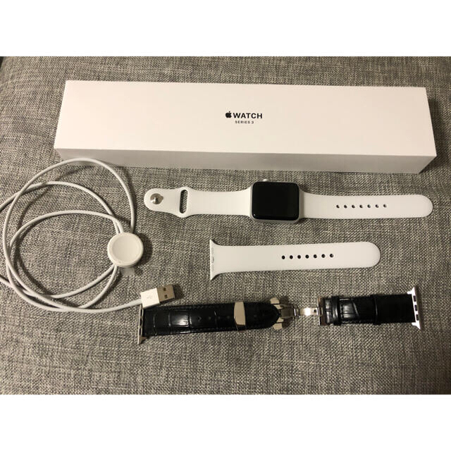 Apple Watch(アップルウォッチ)の期間限定 Apple Watch 3 42mm silver aluminum メンズの時計(腕時計(デジタル))の商品写真