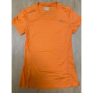 サッカニー(SAUCONY)のSauconyサッカニーレディースTシャツ(ウェア)