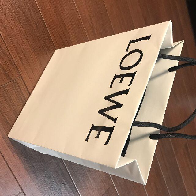 LOEWE(ロエベ)のロエベ　ショッパー紙袋 レディースのバッグ(ショップ袋)の商品写真