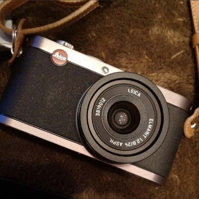 LEICA(ライカ)のLeica X1、ハンドグリップ、速写ケース付き！ スマホ/家電/カメラのカメラ(コンパクトデジタルカメラ)の商品写真