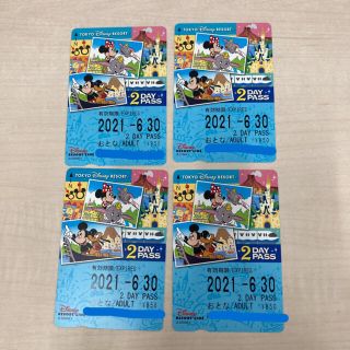 ディズニー(Disney)のディズニーリゾートライン　2DAY PASS 4枚セット(遊園地/テーマパーク)