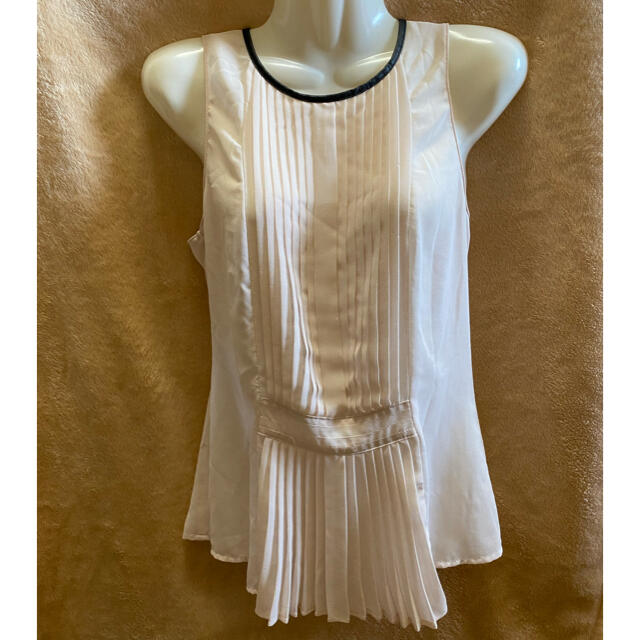 ZARA - ZARA TRAFALUC シフォンノースリーブ トップス プリーツ Sの通販 by Côte d'Azur|ザラならラクマ