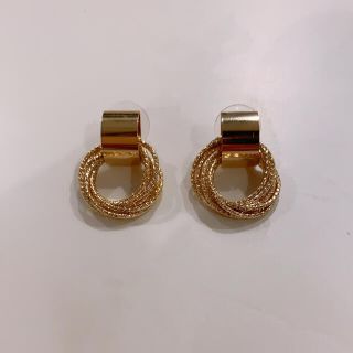 ピアス(ピアス)