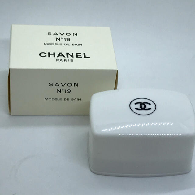 CHANEL(シャネル)の★シャネル 2点セット★ N°5 ★N°19 ★2点セット★未使用★石鹸★ソープ コスメ/美容のボディケア(ボディソープ/石鹸)の商品写真