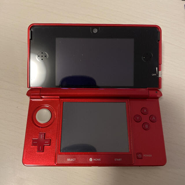 ニンテンドー3DS(ニンテンドー3DS)の【美品】ニンテンドー3DS フレアレッド エンタメ/ホビーのゲームソフト/ゲーム機本体(携帯用ゲーム機本体)の商品写真