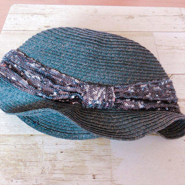 GAP(ギャップ)のハット 麦わら帽子⭐︎ブラック⭐︎ラメ⭐︎ギャップ レディースの帽子(麦わら帽子/ストローハット)の商品写真