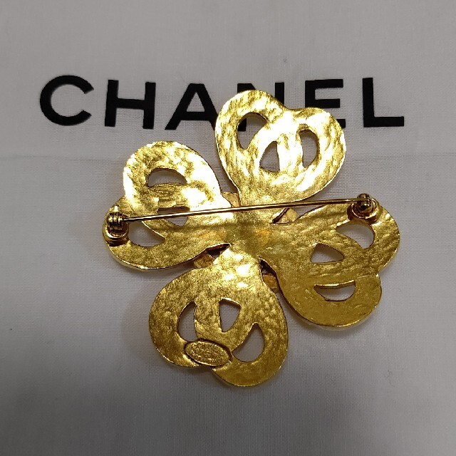 CHANEL(シャネル)の本日、21日のみ!CHANELビンテージブローチ レディースのアクセサリー(ブローチ/コサージュ)の商品写真