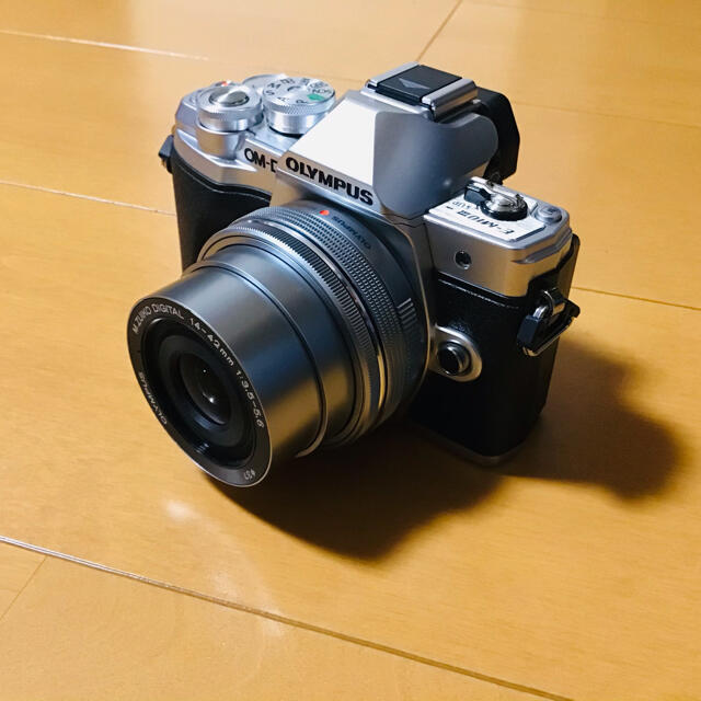 OLYMPUS(オリンパス)のOLYMPUS OM-D EM10 Mark3 EZダブルズームキット スマホ/家電/カメラのカメラ(ミラーレス一眼)の商品写真