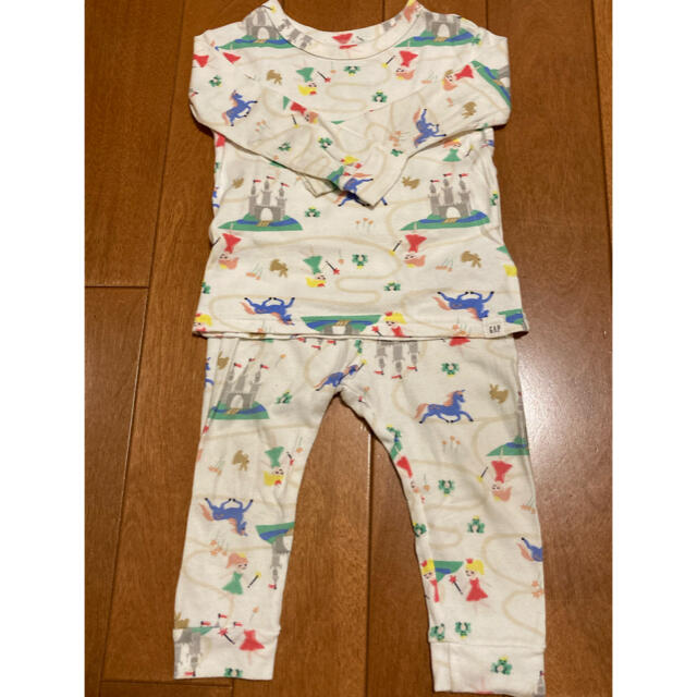 babyGAP(ベビーギャップ)のGAP 長袖　パジャマ キッズ/ベビー/マタニティのベビー服(~85cm)(パジャマ)の商品写真