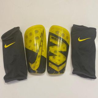 ナイキ(NIKE)のNIKE  サッカー　すね当て　S(その他)