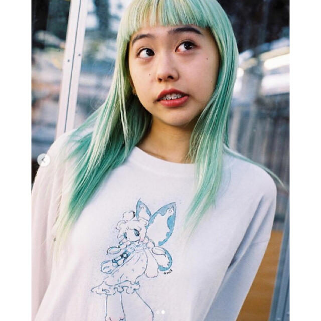 UNIF(ユニフ)のUNIF ロンT 妖精さん プリント .｡.:*☆ ラメ が可愛いです レディースのトップス(Tシャツ(長袖/七分))の商品写真