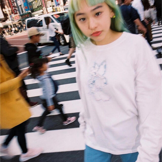 UNIF(ユニフ)のUNIF ロンT 妖精さん プリント .｡.:*☆ ラメ が可愛いです レディースのトップス(Tシャツ(長袖/七分))の商品写真