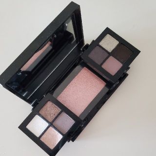 ボビイブラウン(BOBBI BROWN)のボビイブラウン　アイシャドウ　キャビア&オイスターパレット　限定品(アイシャドウ)