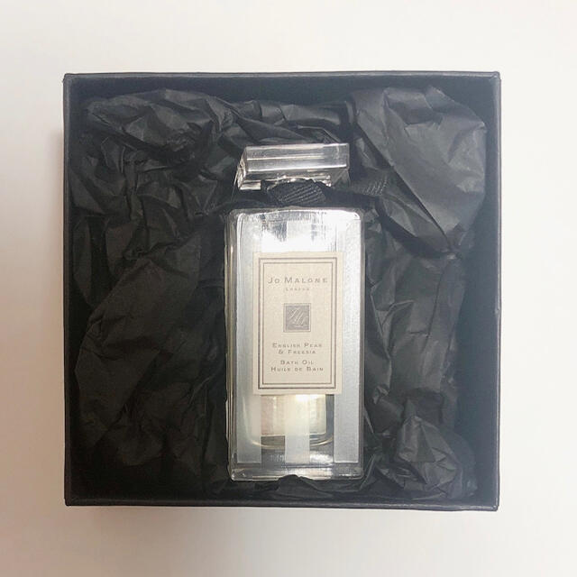 Jo Malone(ジョーマローン)のJo MALONE LONDON イングリッシュ ペアー & フリージア バス… コスメ/美容のボディケア(入浴剤/バスソルト)の商品写真