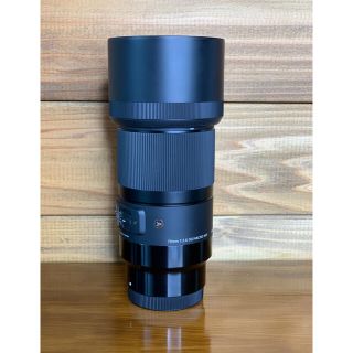 シグマ(SIGMA)の【超美品】SIGMA 70mm F2.8 macro◾️Eマウント◾️(レンズ(単焦点))