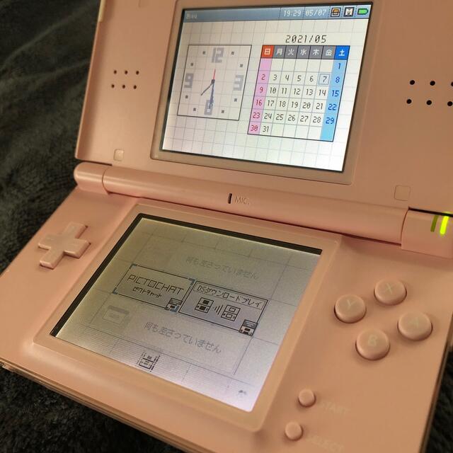 ニンテンドーDS(ニンテンドーDS)のニンテンドーDS Lite ピンク エンタメ/ホビーのゲームソフト/ゲーム機本体(携帯用ゲーム機本体)の商品写真