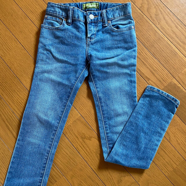 Old Navy(オールドネイビー)のデニムパンツ 110 キッズ/ベビー/マタニティのキッズ服男の子用(90cm~)(パンツ/スパッツ)の商品写真