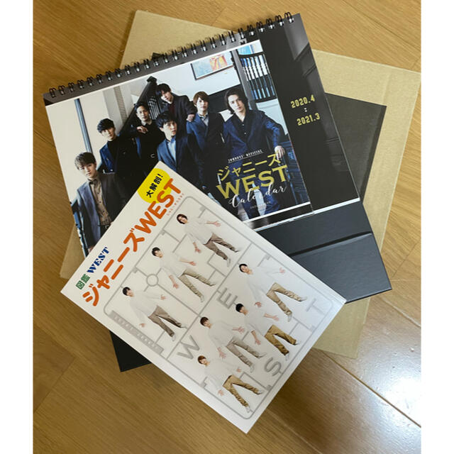 ジャニーズWEST(ジャニーズウエスト)の【ジャニーズWEST】カレンダー 2020-2021 エンタメ/ホビーのタレントグッズ(アイドルグッズ)の商品写真