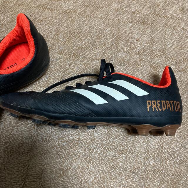 adidas(アディダス)のadidas PREDATOR 24.0サイズ スポーツ/アウトドアのサッカー/フットサル(シューズ)の商品写真