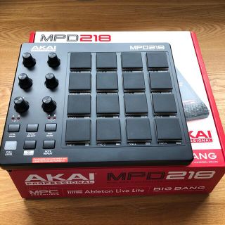 MPD 218 akai mpc (MIDIコントローラー)