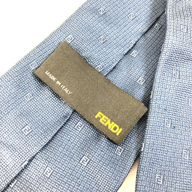 FENDI(フェンディ)のFENDI フェンディ ロゴ ネクタイ 青 水色 ブルー イタリア製 シルク メンズのファッション小物(ネクタイ)の商品写真