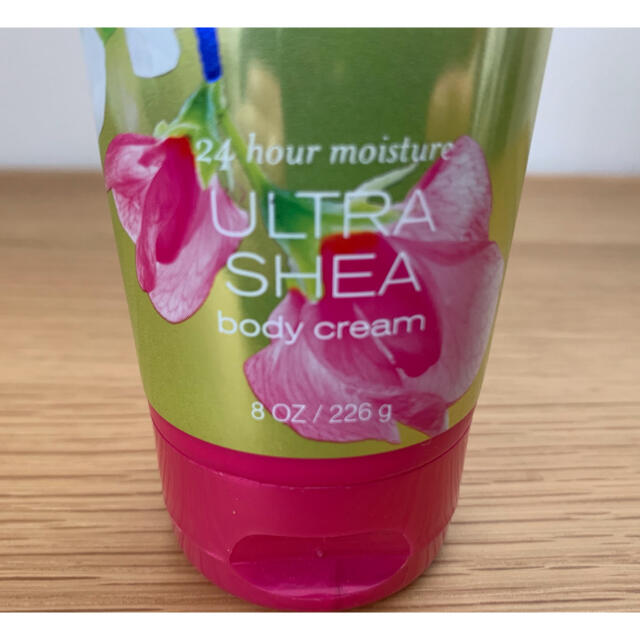 Bath & Body Works(バスアンドボディーワークス)のULTRA SHEA body cream コスメ/美容のボディケア(ボディクリーム)の商品写真