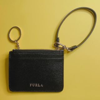 フルラ(Furla)の【美品】FURLA フルラ　定期入れ　パスケース　黒　ブラック(名刺入れ/定期入れ)