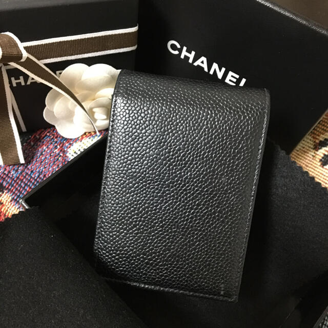 CHANEL(シャネル)の専用  ココマーク キャビアスキン シガレットケース  美品 ブラック正規 メンズのファッション小物(タバコグッズ)の商品写真