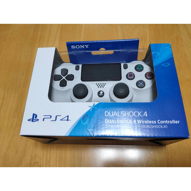 PlayStation4(プレイステーション4)のPS4 純正ワイヤレスコントローラー DUALSHOCK4 グレイシャーホワイト エンタメ/ホビーのゲームソフト/ゲーム機本体(その他)の商品写真