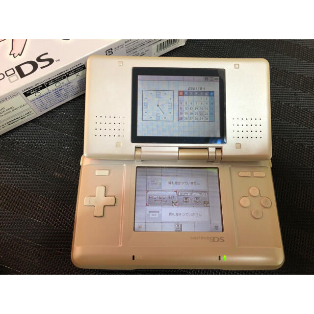 ニンテンドーDS(ニンテンドーDS)のニンテンドーDS本体 ミュウエディション ポケモンセンター限定 (希少品) エンタメ/ホビーのゲームソフト/ゲーム機本体(携帯用ゲーム機本体)の商品写真