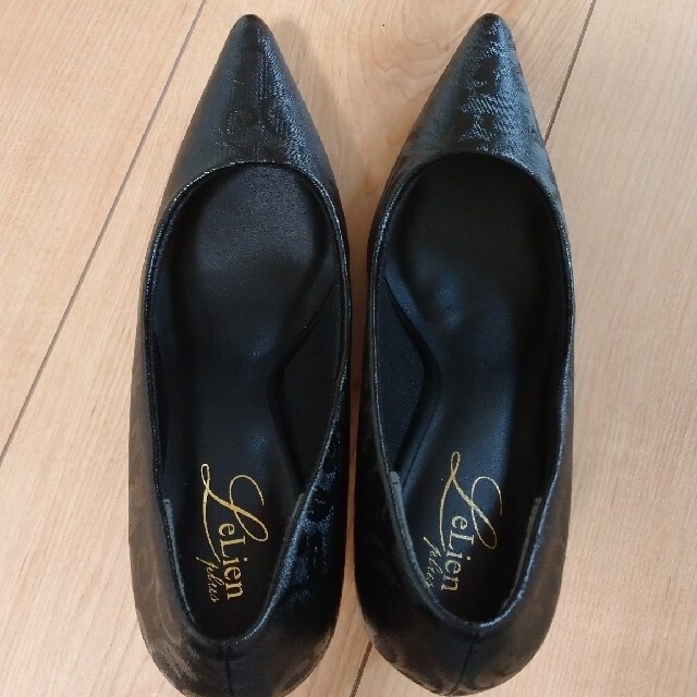 AmiAmi  ハイヒール  美品  黒  ゴールドヒール レディースの靴/シューズ(ハイヒール/パンプス)の商品写真