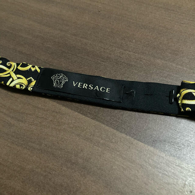 ヴェルサーチ(Versace)の蝶ネクタイ。