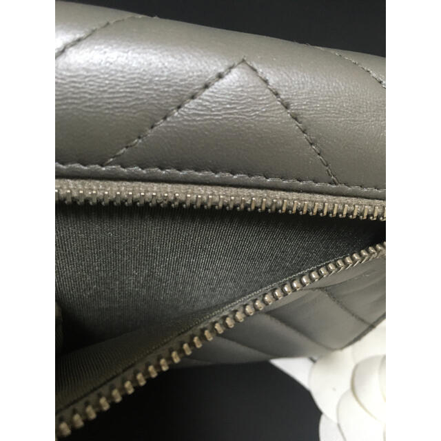 CHANEL(シャネル)のkabu様専用♡美品♡ シャネル Vステッチ 三つ折り財布 スタッズ 正規品 レディースのファッション小物(財布)の商品写真