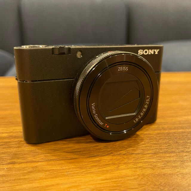 SONY(ソニー)のSONY Cyber−Shot RX DSC-RX100M5 スマホ/家電/カメラのカメラ(コンパクトデジタルカメラ)の商品写真